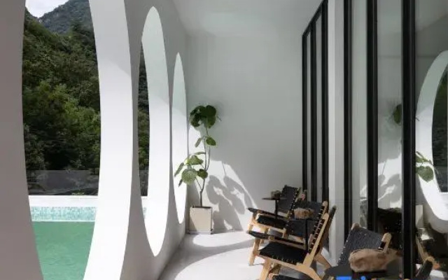 Jishe Light Luxury Family Holiday Homestay