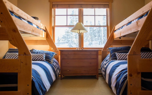 Keystone Condo on Golf Course w/ Mountain View
