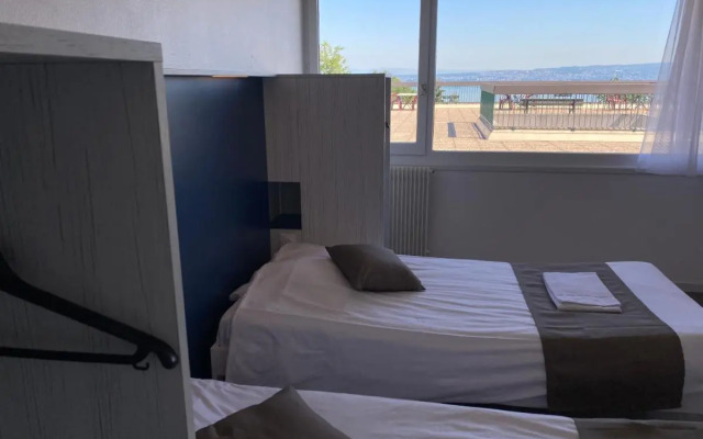 Coté Lac Hostel Evian