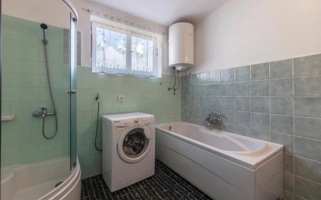 Nice Apartment in Valtura With 2 Bedrooms