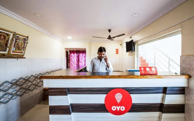 OYO 12973 Hotel Crystal