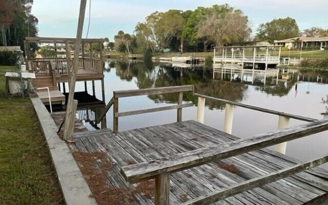 Taylor Creek River Cottage By The Boat Ramp 2 Bedroom Cottage by RedAwning