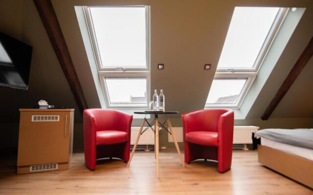 Angelis Pension - Restaurant zum grunen Baum