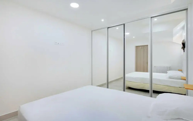 Appartement in the Heart of Paris Canal de L'ourq/crimee