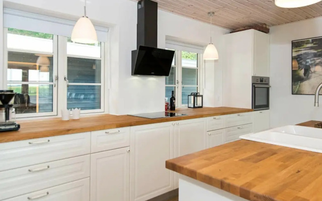 10 Person Holiday Home in Glesborg