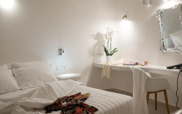 Santoterra Antigua Suites