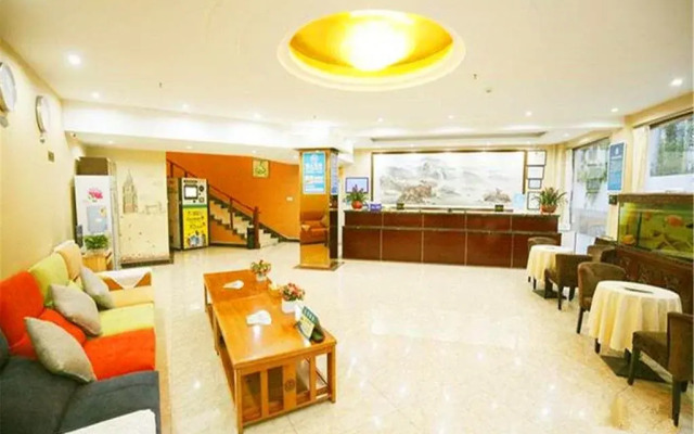 July Sky Business Hotel