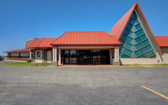 American Best Inn By OYO I-35 Perry near Lake McMurtry