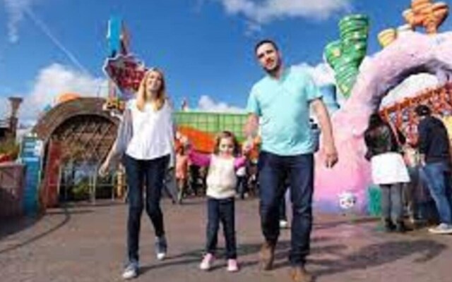 Impeccable 4-bed House in Blackpool