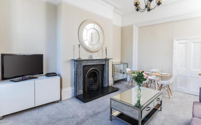 Luxury Apartment - 18 Lansdown Crescent
