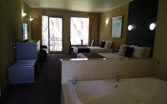 Madison Spa Motel - Adults Only