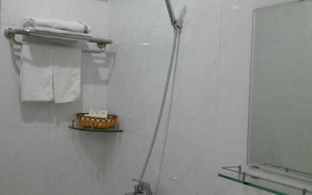 Se San Hotel – Bathroom – Pleiku