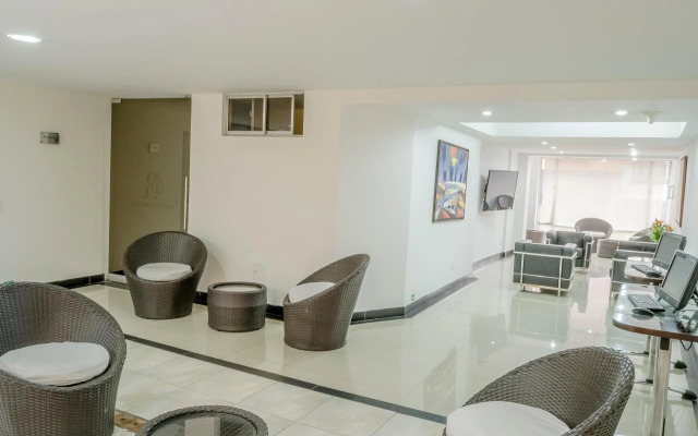 Hotel Regency Suites La Feria