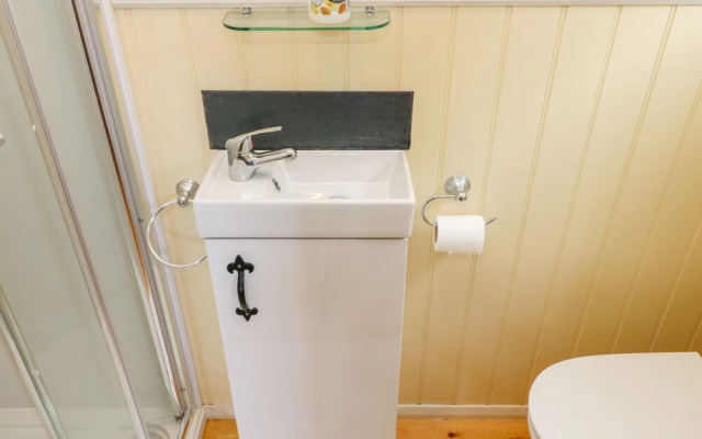 Shepherds Hut - The Crook