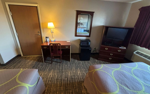 Super 8 by Wyndham Jerseyville