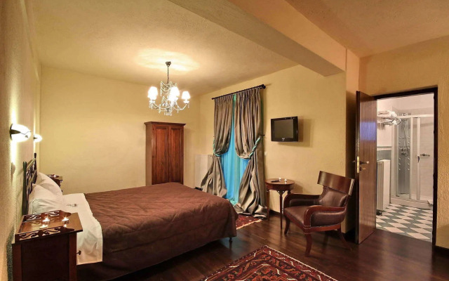 Aiora Luxury Suites