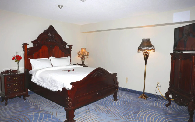 Fullerton Manor Inn