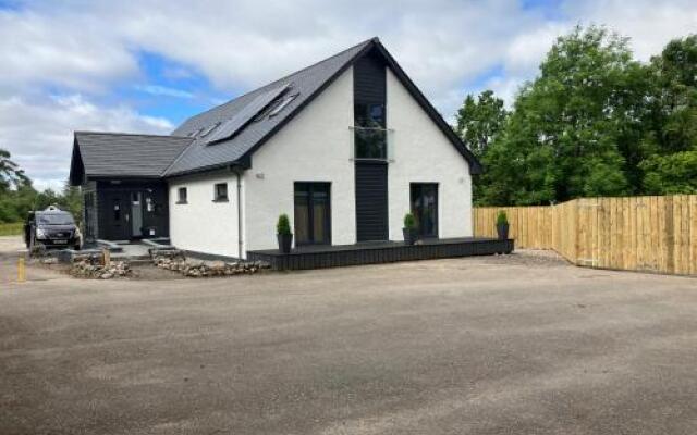 Inchree Rooms & Chalets