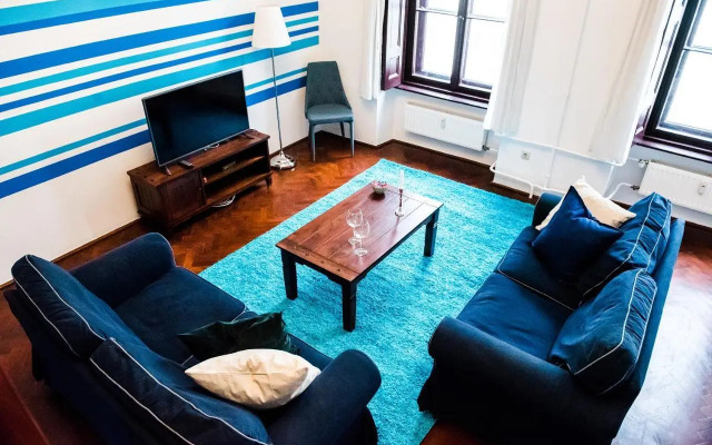 Indigo Apartment With Free Parking