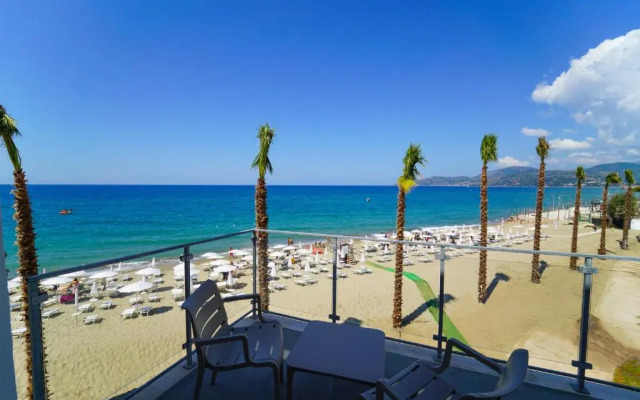 Eleamare Resort