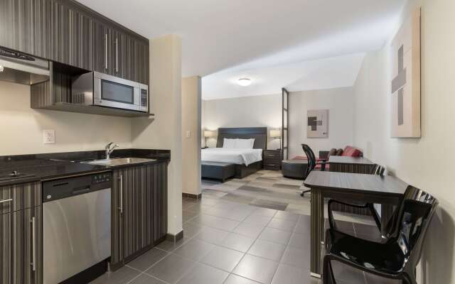 Best Western Plus Airport Inn & Suites