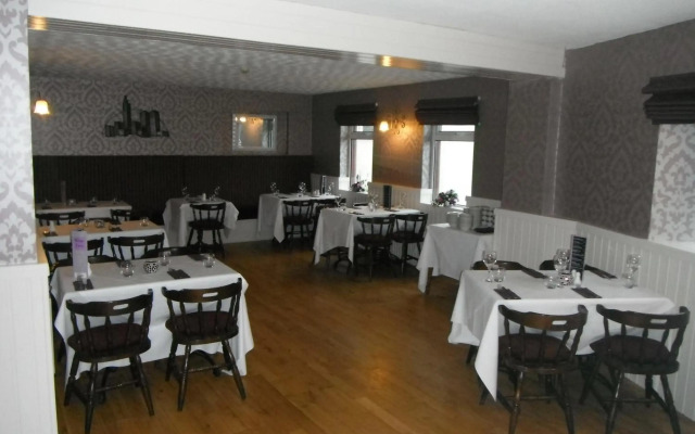 5 Corners Guest Inn