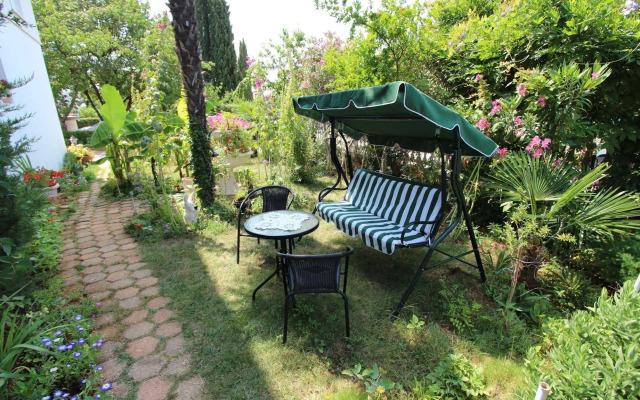 Rooms and apartments Sally