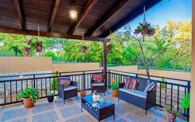 Modern Villa in Crete with Pool And Hammock