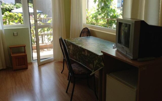 Kazlarov Guest House