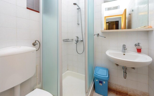 Stunning Home in Zaton Veliki With Wifi and 5 Bedrooms