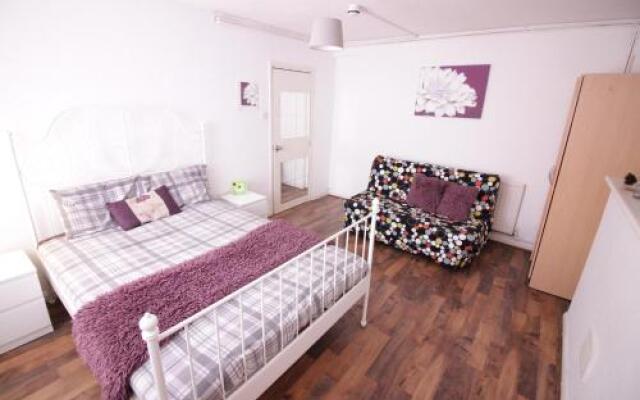 4A Fordham Guest Apartment