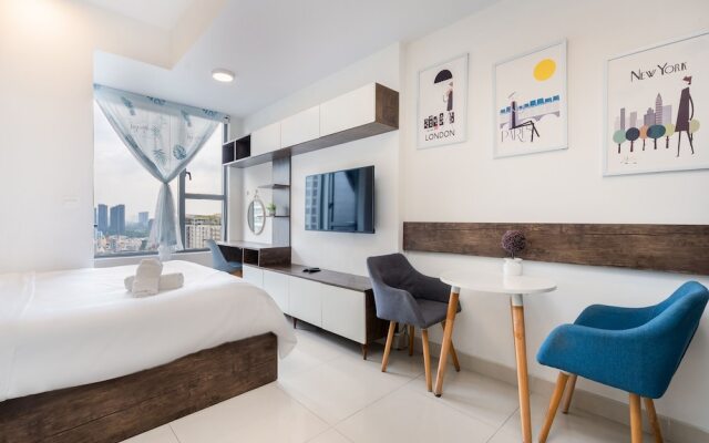 Henry Home - RiverGate Residence