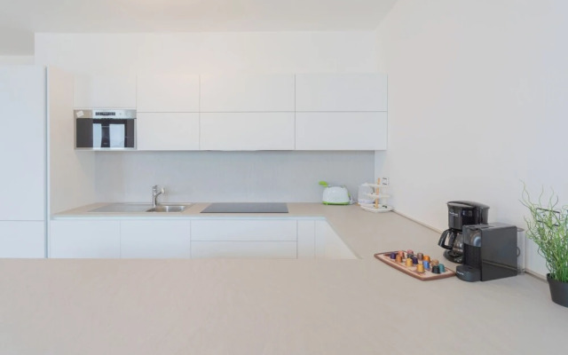 Dream Lake Apartments by Rent all Como