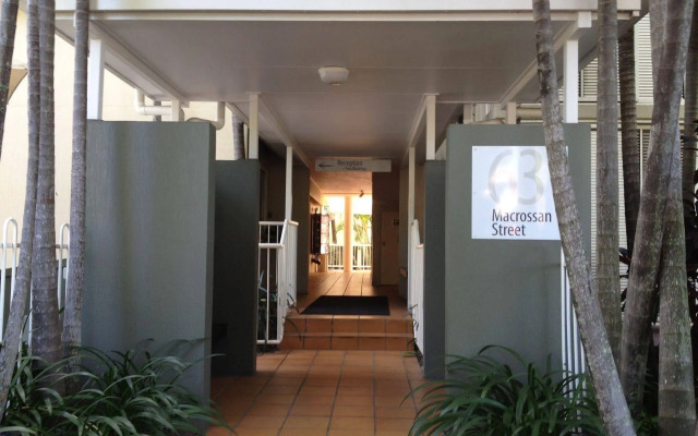 Port Douglas Apartments - Adults Only Oasis