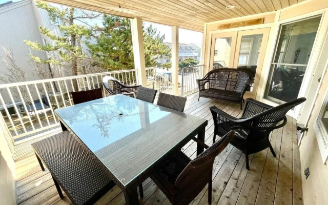 NEW Orleans Street 9