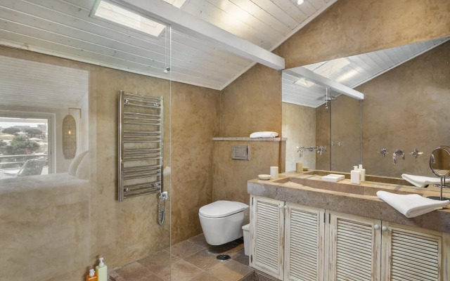 Stylish Sunny Penthouse Near Cascais Center & Greenspace