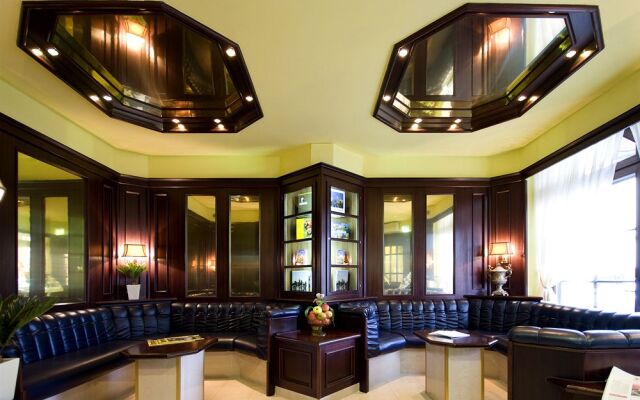 Lloyed Hotel
