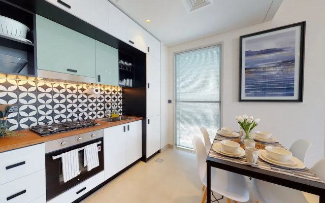 SuperHost - High-End apartment With Burj Khalifa Glimpse