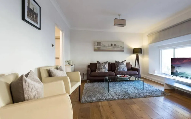 Westbourne Terrace Apartment in London Paddington