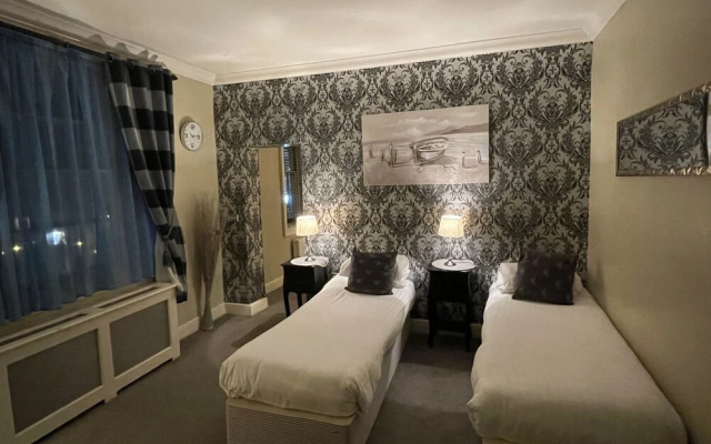 The Commercial Bar & Hotel