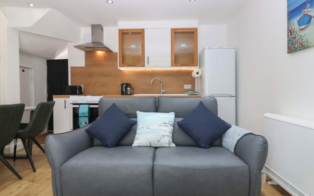 3 Caroline Place