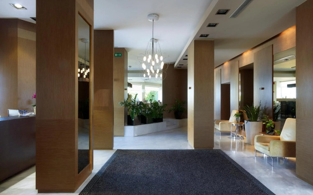 Irida Hotel