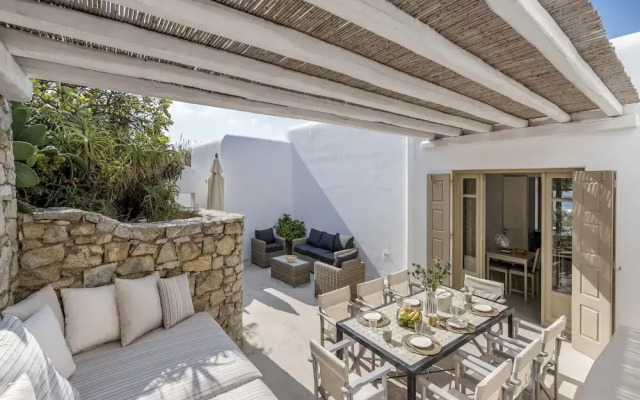 Traditional Villa With Swimming Pool