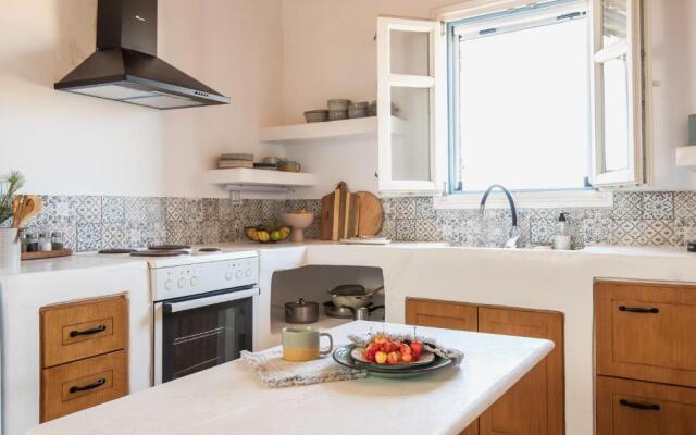 Rosemary Residence in Ampelas. 3 bedroom house