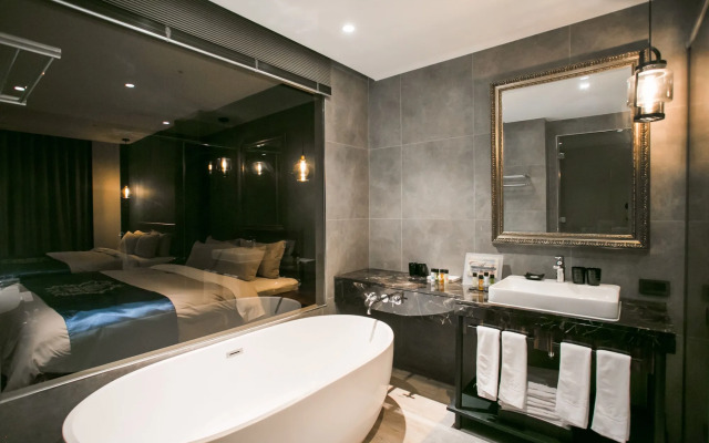 Saint Art Hotel