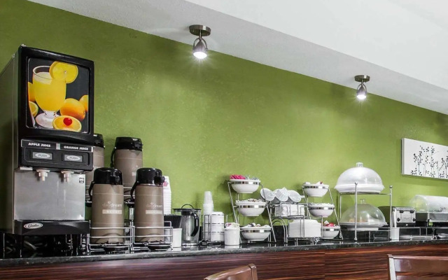 Days Inn by Wyndham McDonough