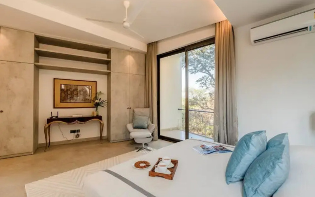 Lux 4bhk w Elevated Pool 3km to Beach Lazy Duck