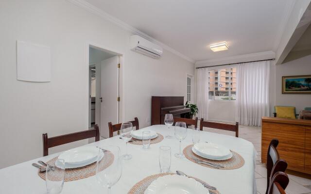 Lindo apto no Centro de Floripa ESO404