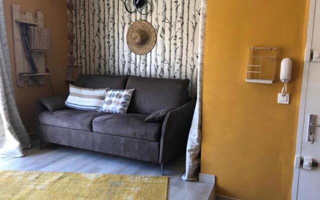 Nice Studio 20 M Near The Place D'albertas!