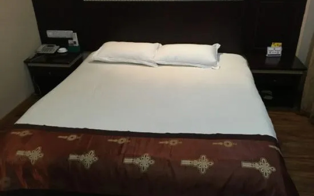 Yueqing Hongqiao Business Hotel